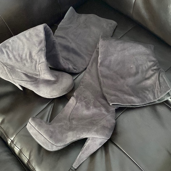 Shoes - Gray thigh high boots!